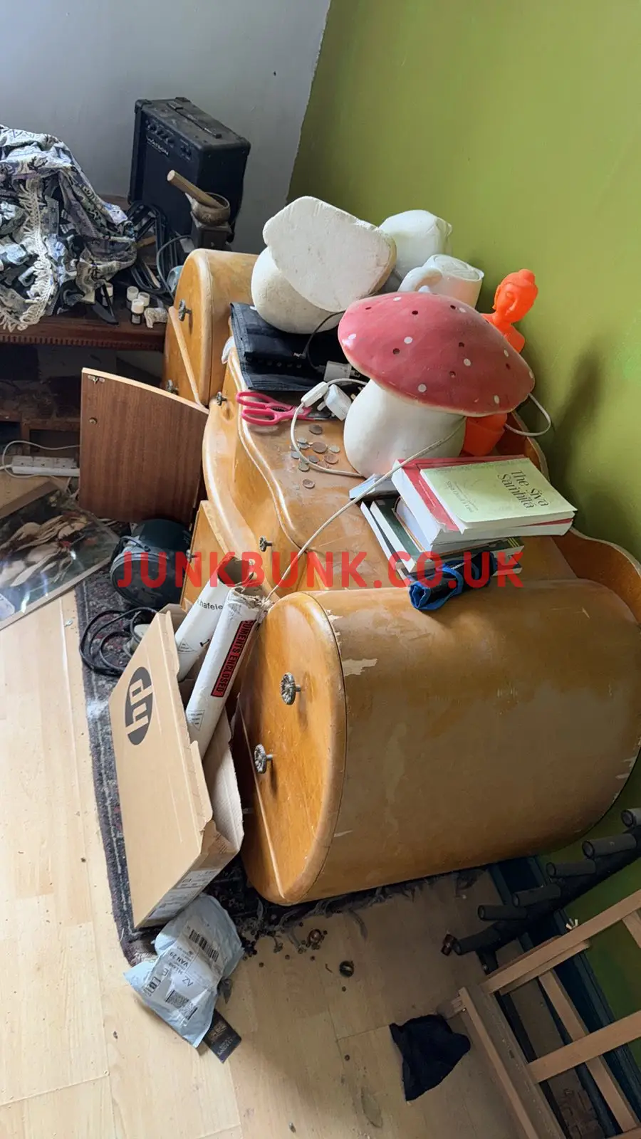 N16 7NY-house-clearance-before
