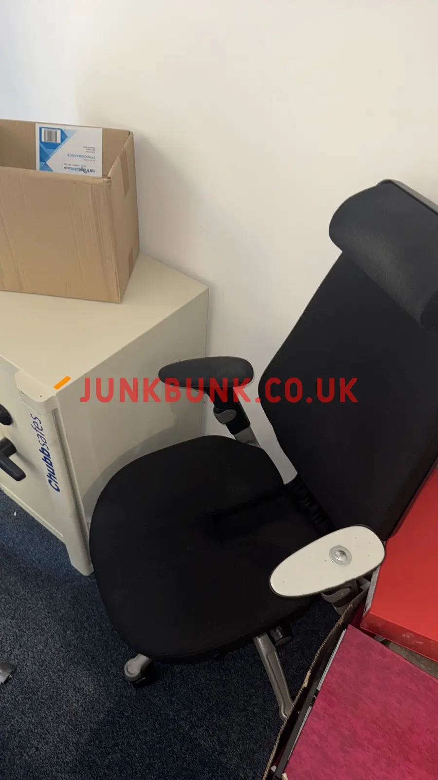 SW3 4LY-office-clearance-after5
