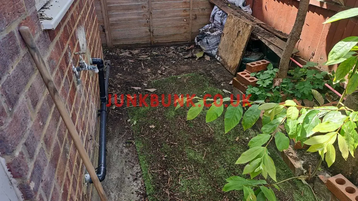 UB1 3AP-garden-waste-clearance-after3