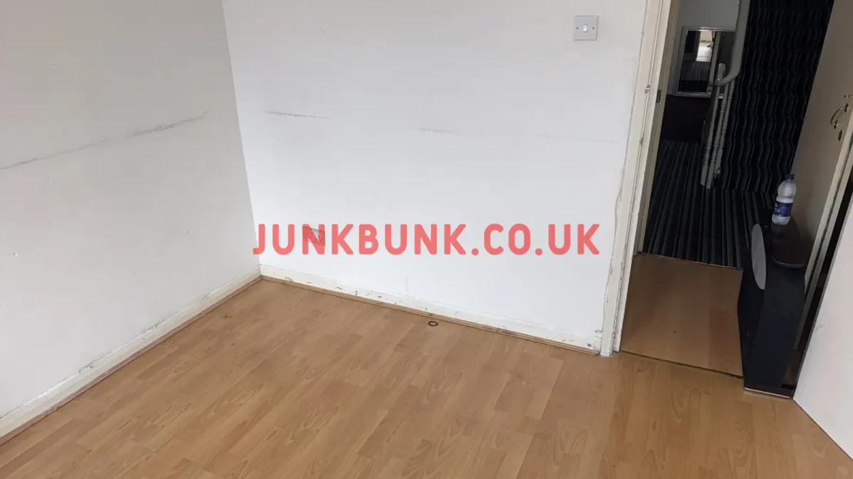 furniture-removal- SE5 8TR-after (1)